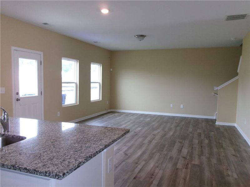 Spacious, unfurnished interior of a new home in Alder Park, Conyers (Image 8).