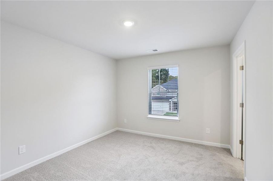 Spacious, unfurnished interior of a new home in Westmont Preserve, Powder Springs (Image 51).