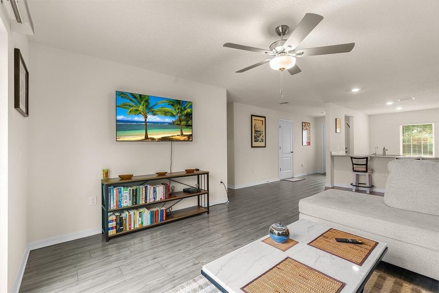 8275-105th-Ct-HigMedia-014-1280