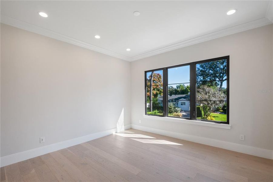 Spacious, unfurnished interior of a new home in , Winter Park (Image 21).