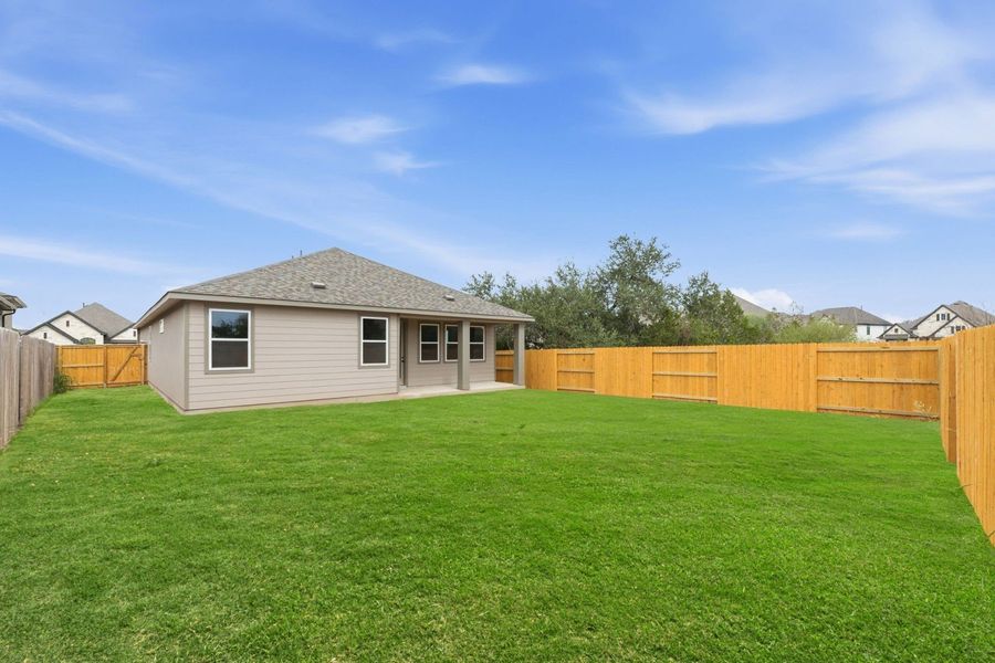 Exterior details and patio area of a home in La Cima, San Marcos (Image 18).