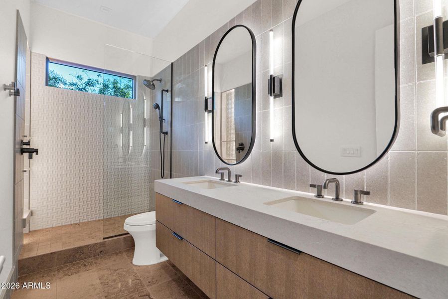 2nd Bathroom 2nd Bathroom