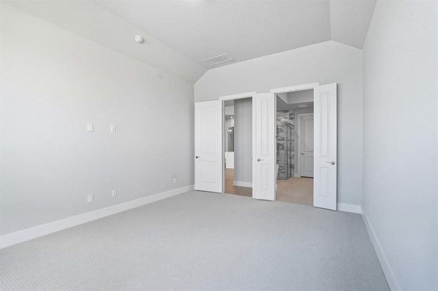Spacious, unfurnished interior of a new home in Trinity Falls, McKinney (Image 17). Spacious, unfurnished interior of a new home in Trinity Falls, McKinney (Image 17).