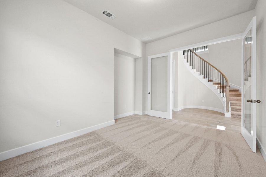 Spacious, unfurnished interior of a new home in Santa Rita Ranch, Liberty Hill (Image 15).