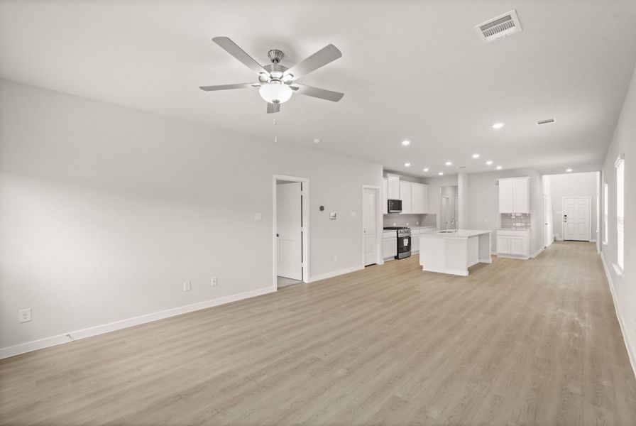 Spacious, unfurnished interior of a new home in Maple Woods, Hockley (Image 18). Spacious, unfurnished interior of a new home in Maple Woods, Hockley (Image 18).