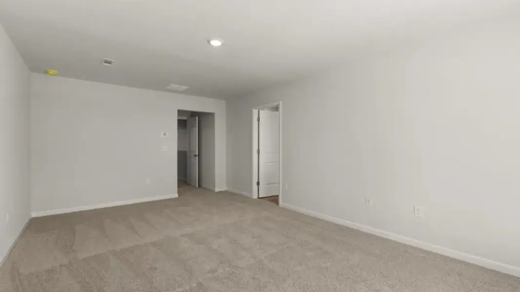 Spacious, unfurnished interior of a new home in Hughes Court, Dawsonville (Image 20).