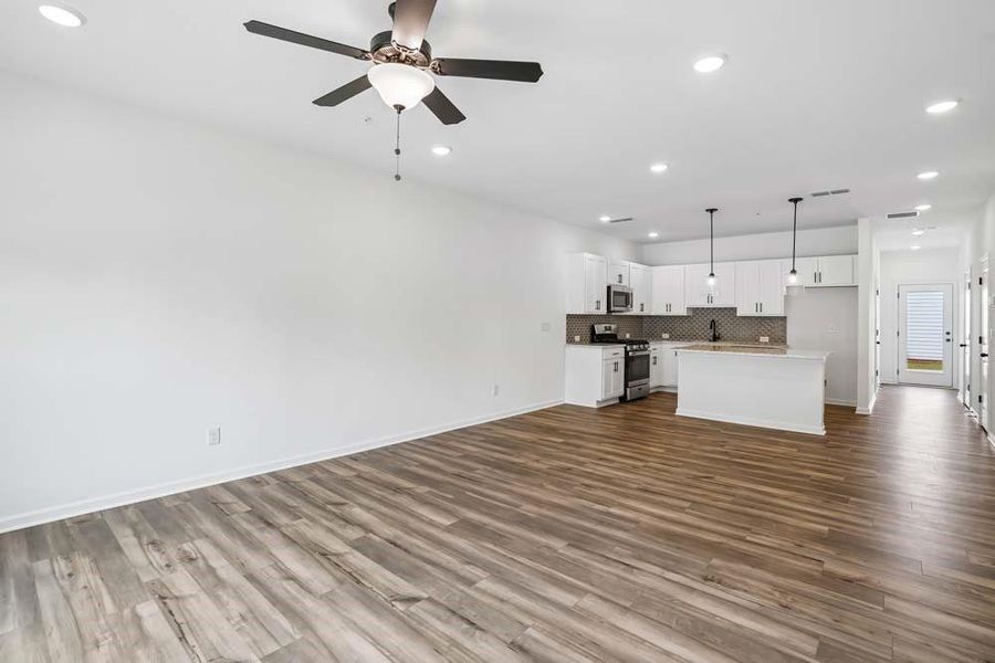 Spacious, unfurnished interior of a new home in Laurelwood, Douglasville (Image 26). Spacious, unfurnished interior of a new home in Laurelwood, Douglasville (Image 26).
