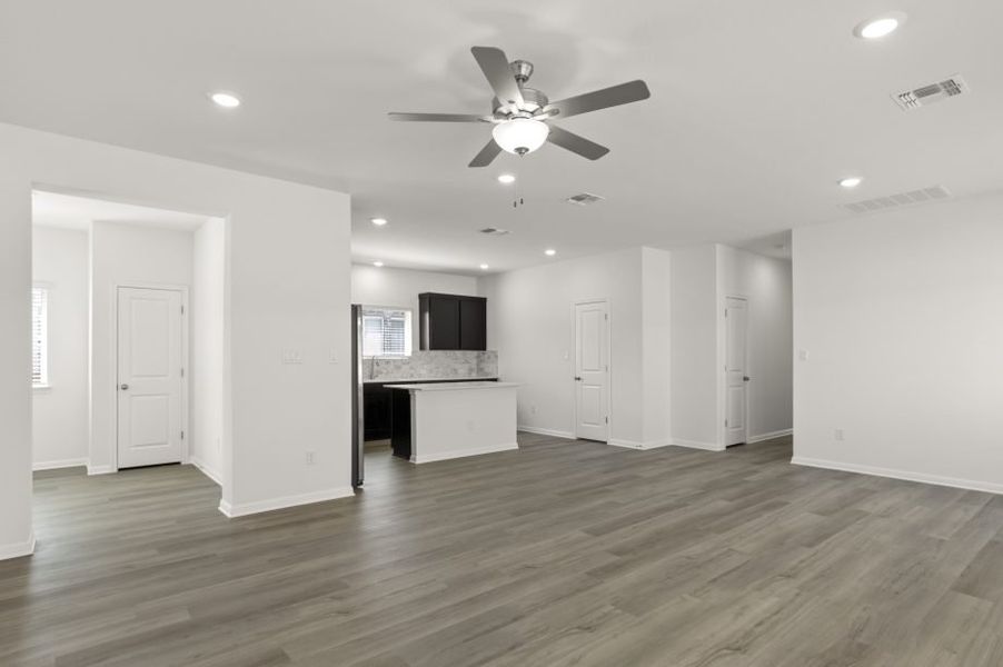Spacious, unfurnished interior of a new home in Blanco Vista, San Marcos (Image 16). Spacious, unfurnished interior of a new home in Blanco Vista, San Marcos (Image 16).