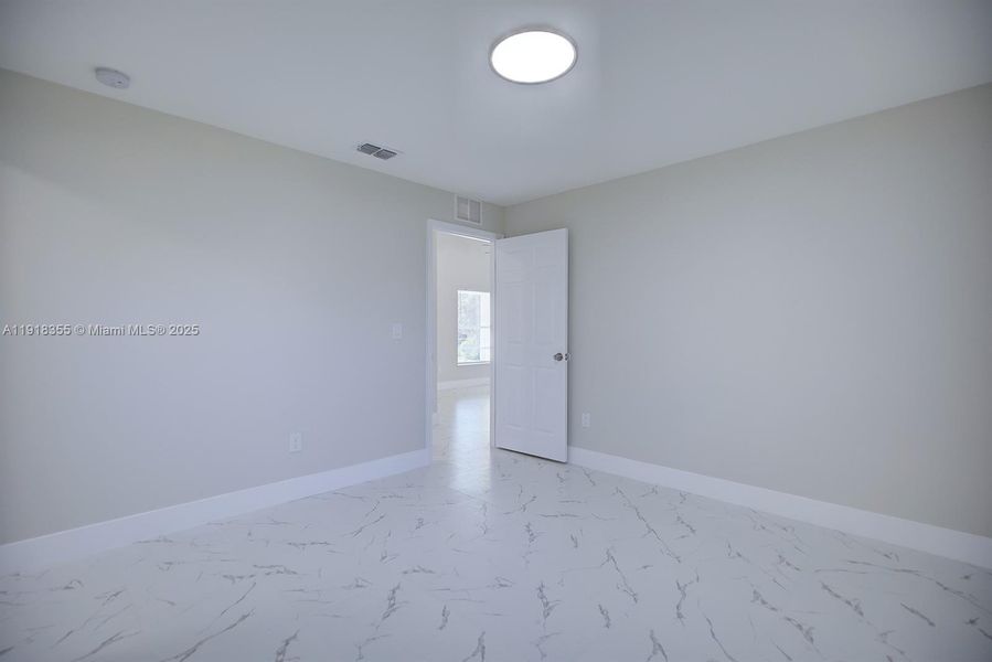 Spacious, unfurnished interior of a new home in , Avon Park (Image 35).