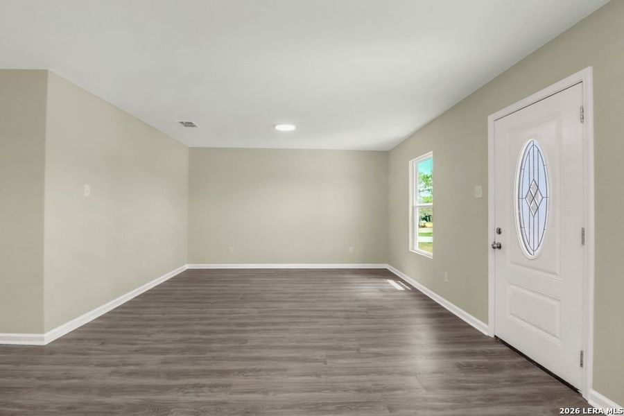 Spacious, unfurnished interior of a new home in , Nixon (Image 14).
