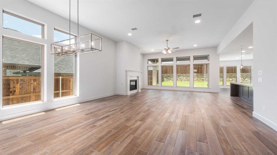 Image 24 of a home in Reunion 60'/70'. Image 24 of a home in Reunion 60'/70'.