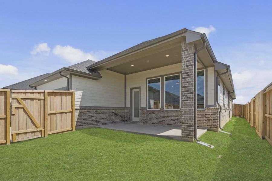 Representative exterior details of a home built from the Palmer by Chesmar Homes in Riceland Alley Loads, Mont Belvieu (Image 3).