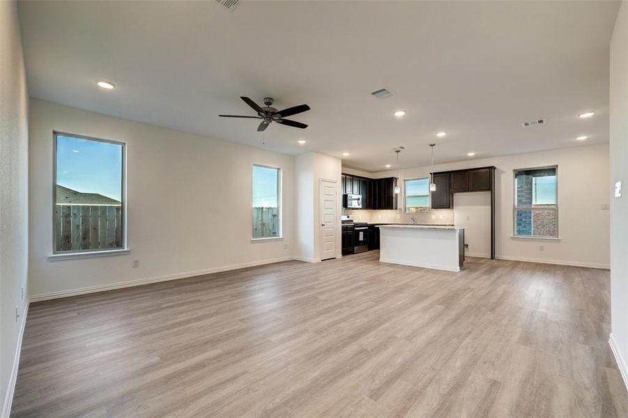 Spacious, unfurnished interior of a new home in Palmilla Springs 50s Sales Phase 2, Fort Worth (Image 18). Spacious, unfurnished interior of a new home in Palmilla Springs 50s Sales Phase 2, Fort Worth (Image 18).