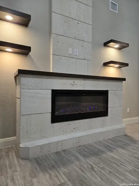 Close-up of interior finishes inside a home in , La Vernia (Image 8).