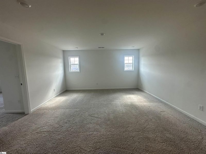 Spacious, unfurnished interior of a new home in Shiloh Trail, Wellford (Image 21).