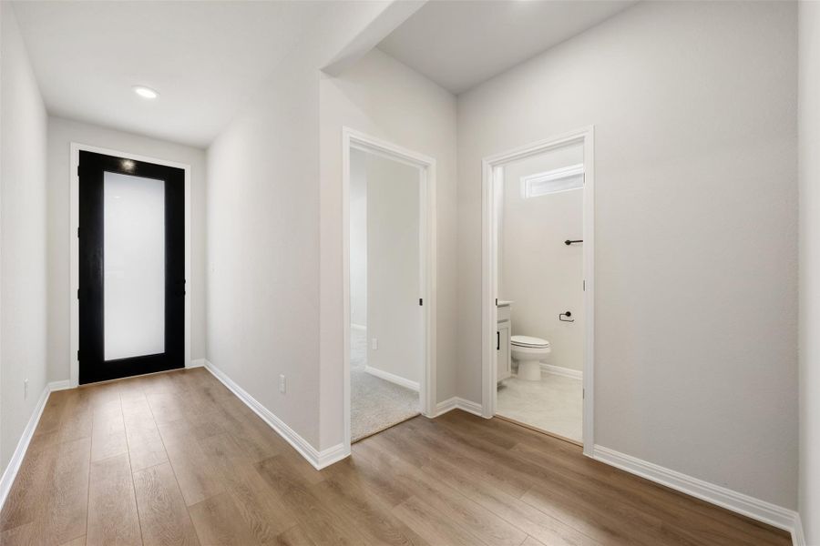 Spacious, unfurnished interior of a new home in Berry Creek Highlands, Georgetown (Image 24).