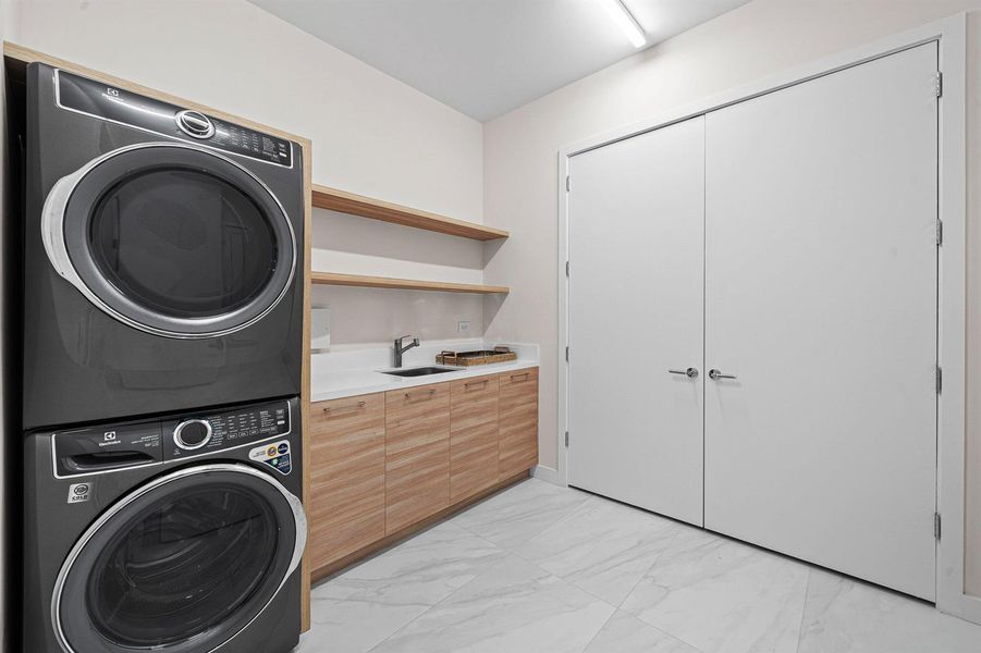 Walk In Pantry/Laundry Room Walk In Pantry/Laundry Room