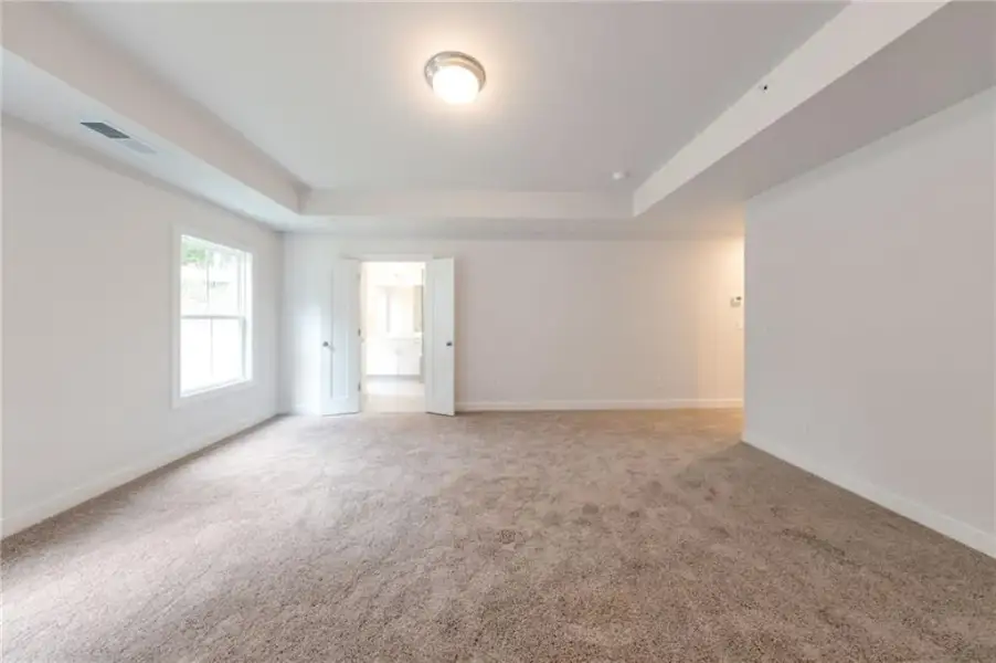 Spacious, unfurnished interior of a new home in , Marietta (Image 22).