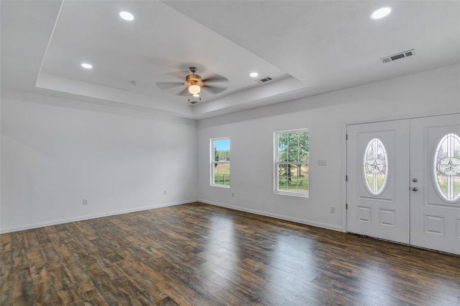 Spacious, unfurnished interior of a new home in , Log Cabin (Image 15).
