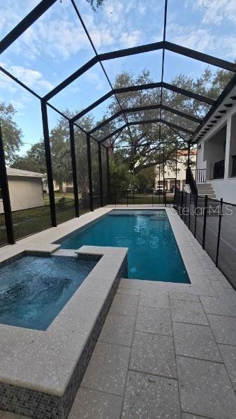 Exterior details and patio area of a home in , Tampa (Image 3).