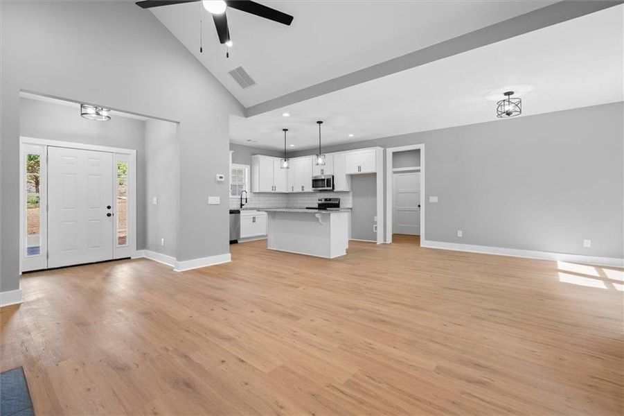 Spacious, unfurnished interior of a new home in , Villa Rica (Image 16).