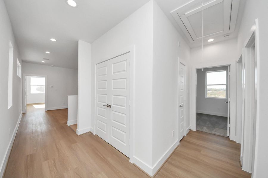 Spacious, unfurnished interior of a new home in Piccolina, Houston (Image 29).