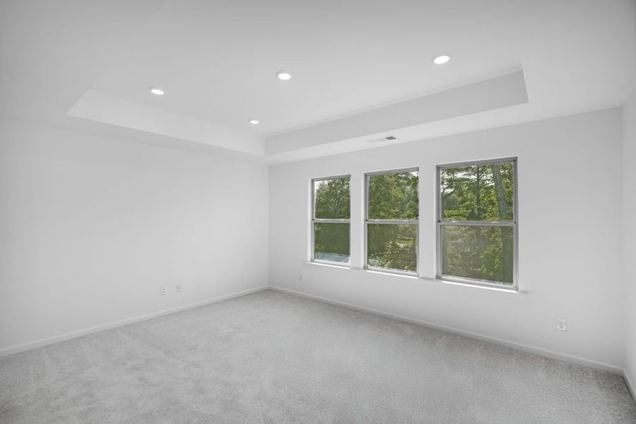 Spacious, unfurnished interior of a new home in Hampton Trace, Marietta (Image 18).