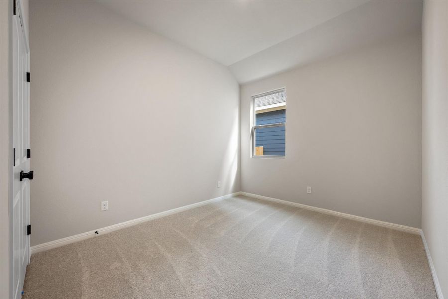 Spacious, unfurnished interior of a new home in Cannon Ranch 40s, Dripping Springs (Image 8).