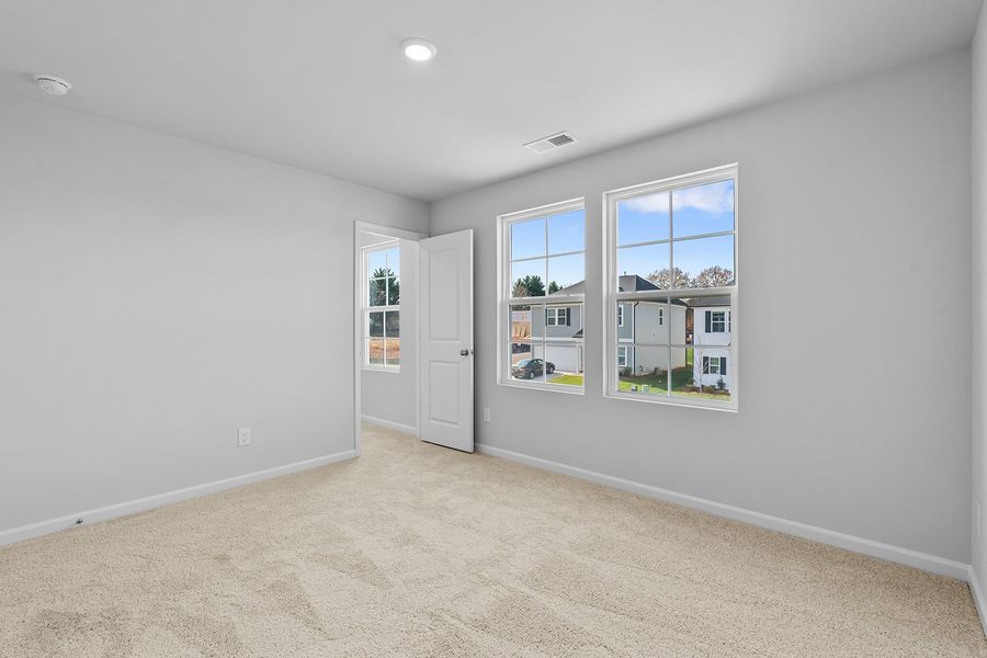 Spacious, unfurnished interior of a new home in Bell West, Kernersville (Image 33).