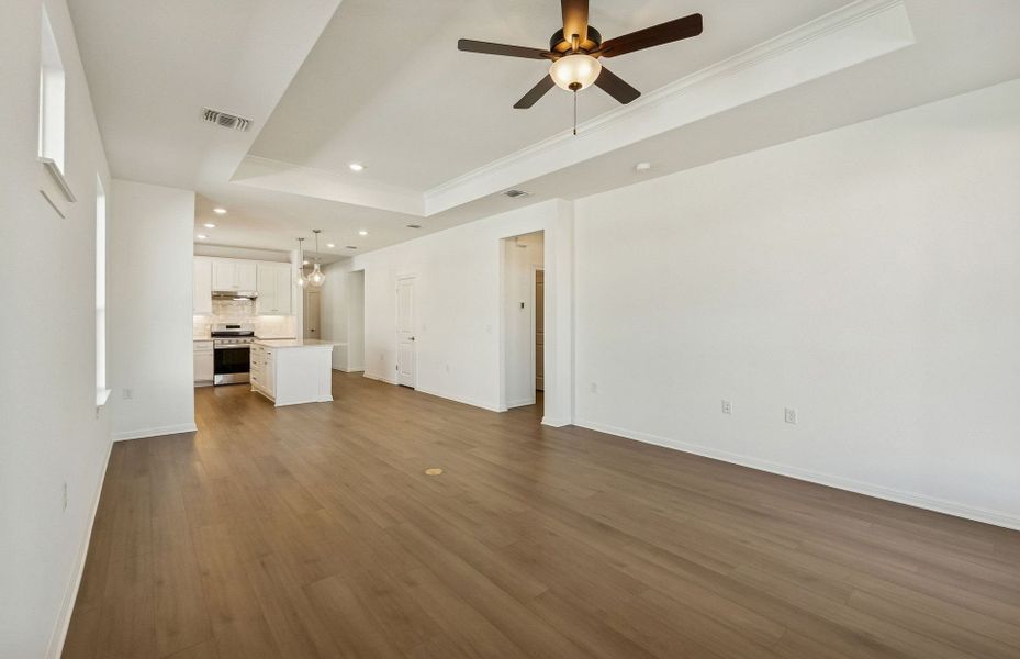 Spacious, unfurnished interior of a new home in Sun City Texas, Georgetown (Image 36).