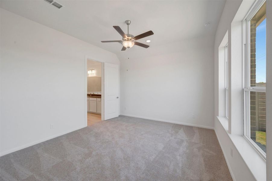 Spacious, unfurnished interior of a new home in Legacy - Retreat Collection, League City (Image 29).