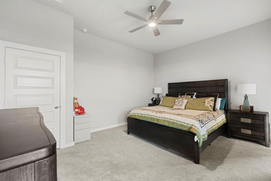 Furnished interior view inside a new home in Edgewood Village, Houston (Image 7). Furnished interior view inside a new home in Edgewood Village, Houston (Image 7).