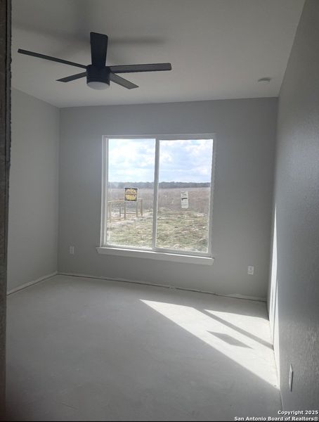Spacious, unfurnished interior of a new home in , La Vernia (Image 9).