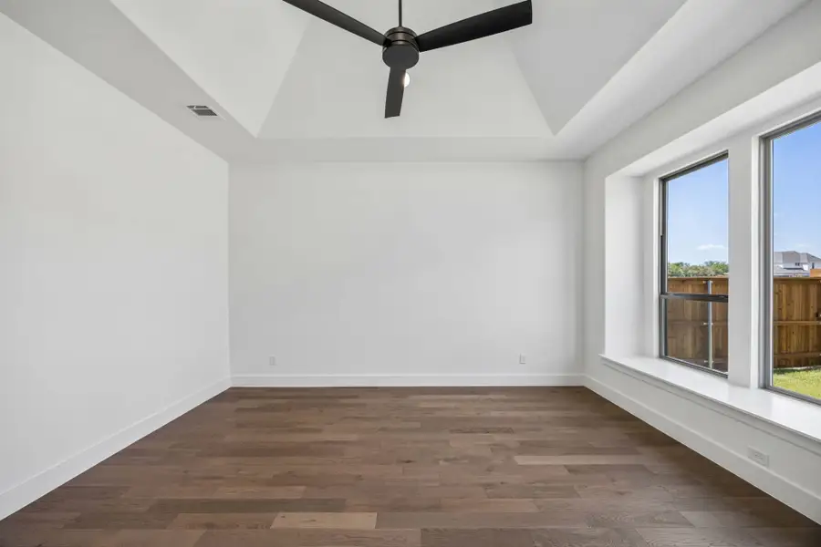 Spacious, unfurnished interior of a new home in The Parks at Wilson Creek, Celina (Image 48). Spacious, unfurnished interior of a new home in The Parks at Wilson Creek, Celina (Image 48).