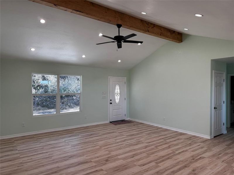 Spacious, unfurnished interior of a new home in , Granbury (Image 11).
