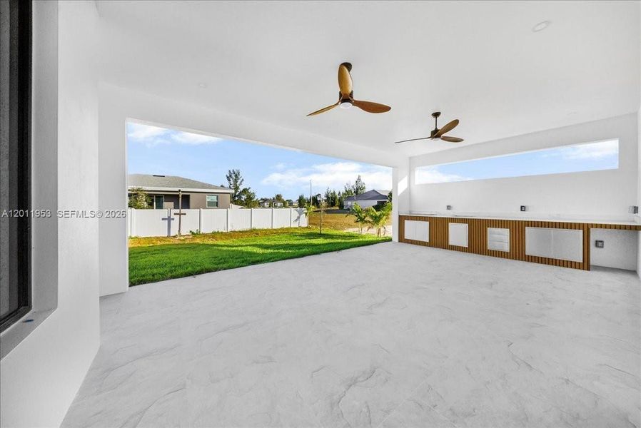 Exterior details and patio area of a home in , Cape Coral (Image 3).