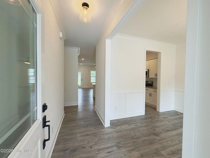 Spacious, unfurnished interior of a new home in Autumn Trail, Bolivia (Image 14).