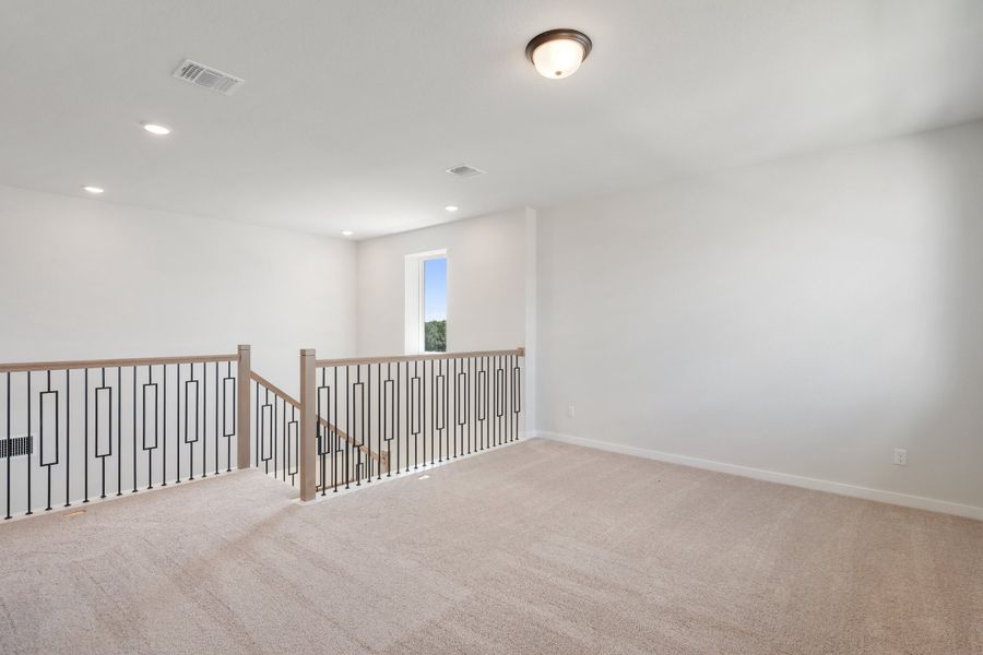 Spacious, unfurnished interior of a new home in Lariat, Liberty Hill (Image 45).