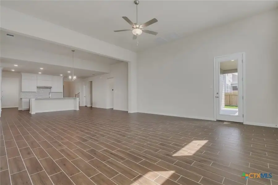 Representative unfurnished interior of a home built from the CHESEAPEAKE 3419SMR3CG by Saratoga Homes in Heritage Oaks, Killeen (Image 24). Representative unfurnished interior of a home built from the CHESEAPEAKE 3419SMR3CG by Saratoga Homes in Heritage Oaks, Killeen (Image 24).