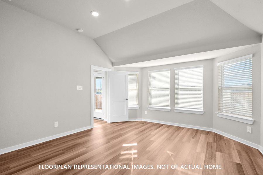 Spacious, unfurnished interior of a new home in Ambrose, La Marque (Image 14).