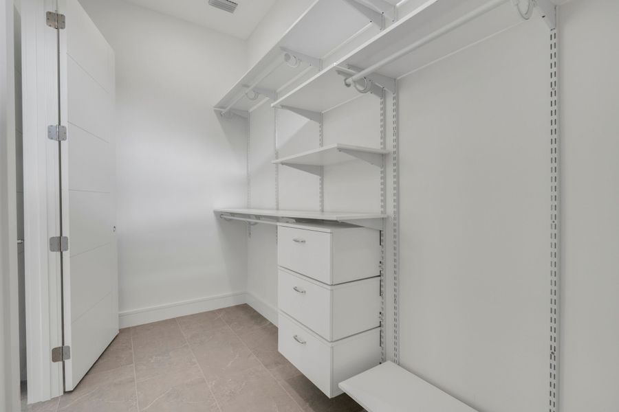 Representative furnished interior of a home built from the Courtyard 50 3BR by ABD Development in Hampton Green at Providence, Davenport (Image 16).