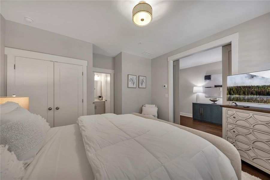 Furnished interior view inside a new home in , Woodstock (Image 19).