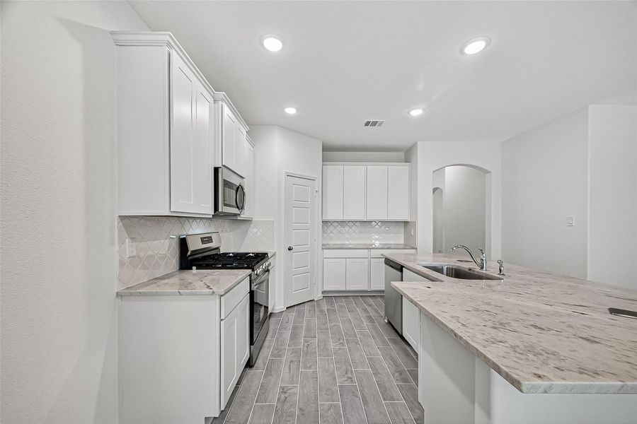 Furnished interior view inside a new home in Rollingbrook Estates, Baytown (Image 11).