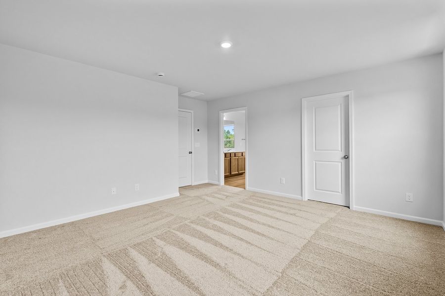 Spacious, unfurnished interior of a new home in Bell West, Kernersville (Image 27).