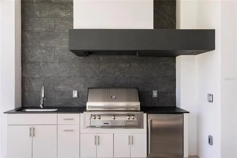 Image 76 of a home in .