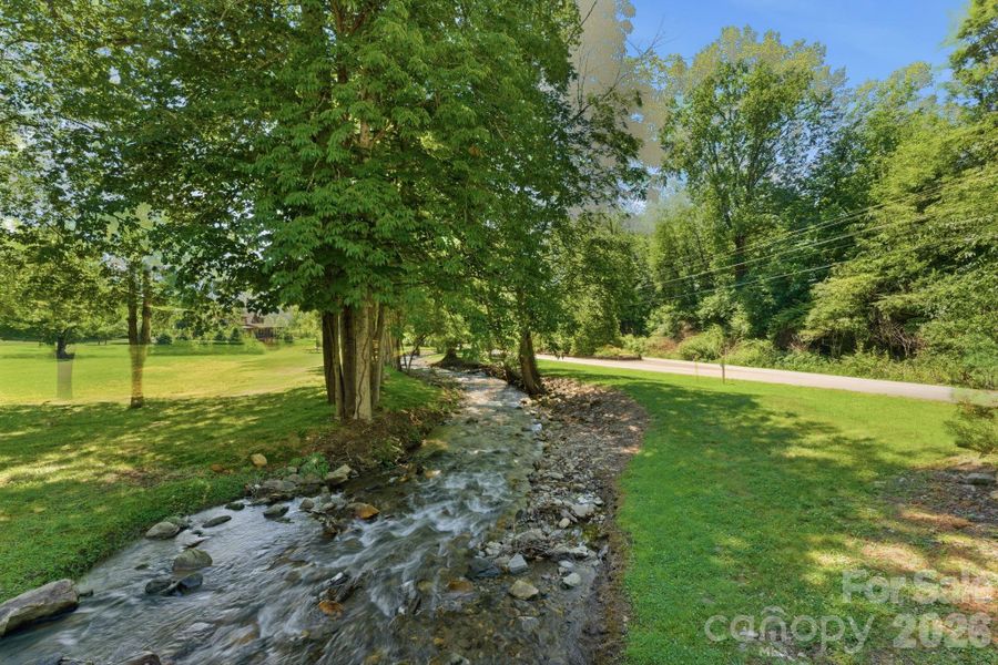 Natural landscape and outdoor views near in Waynesville (Image 39). Natural landscape and outdoor views near in Waynesville (Image 39).