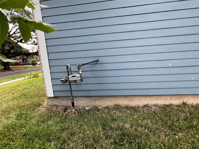 Exterior details and patio area of a home in , Houston (Image 3).