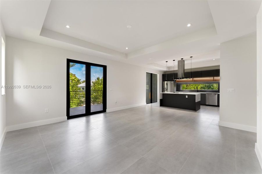 Spacious, unfurnished interior of a new home in , Key Largo (Image 20).