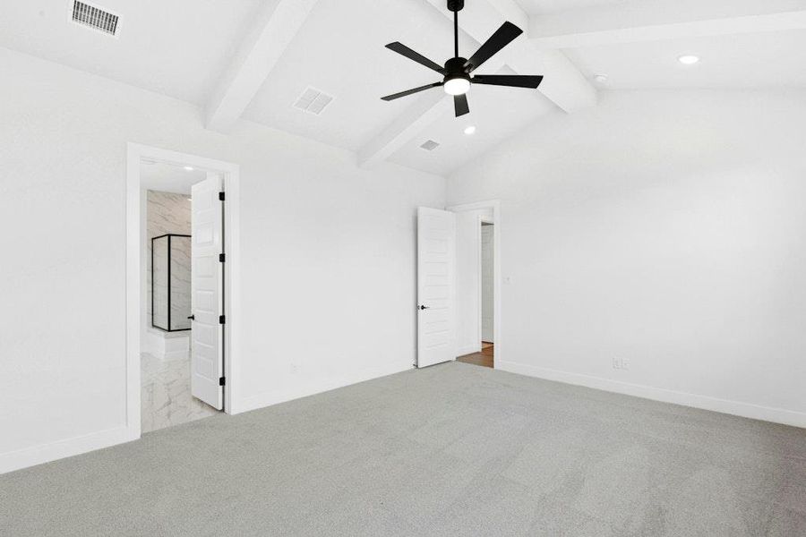 Spacious, unfurnished interior of a new home in Santa Rita Ranch, Liberty Hill (Image 18).