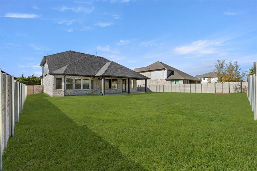 27. 2704 Andesite - Back (2) 27. 2704 Andesite - Back (2)